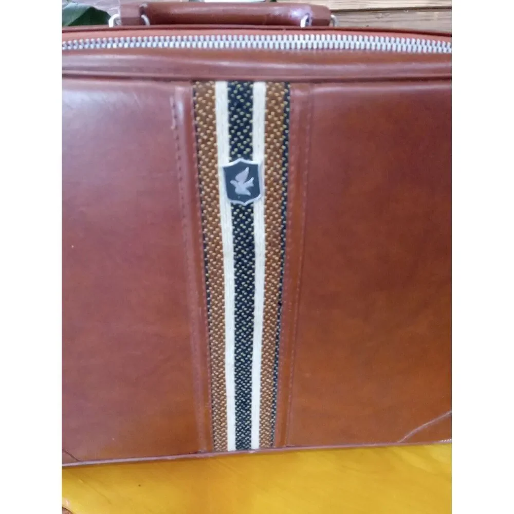 VTG Leather Overnight Suit Case Travel Bag Retro